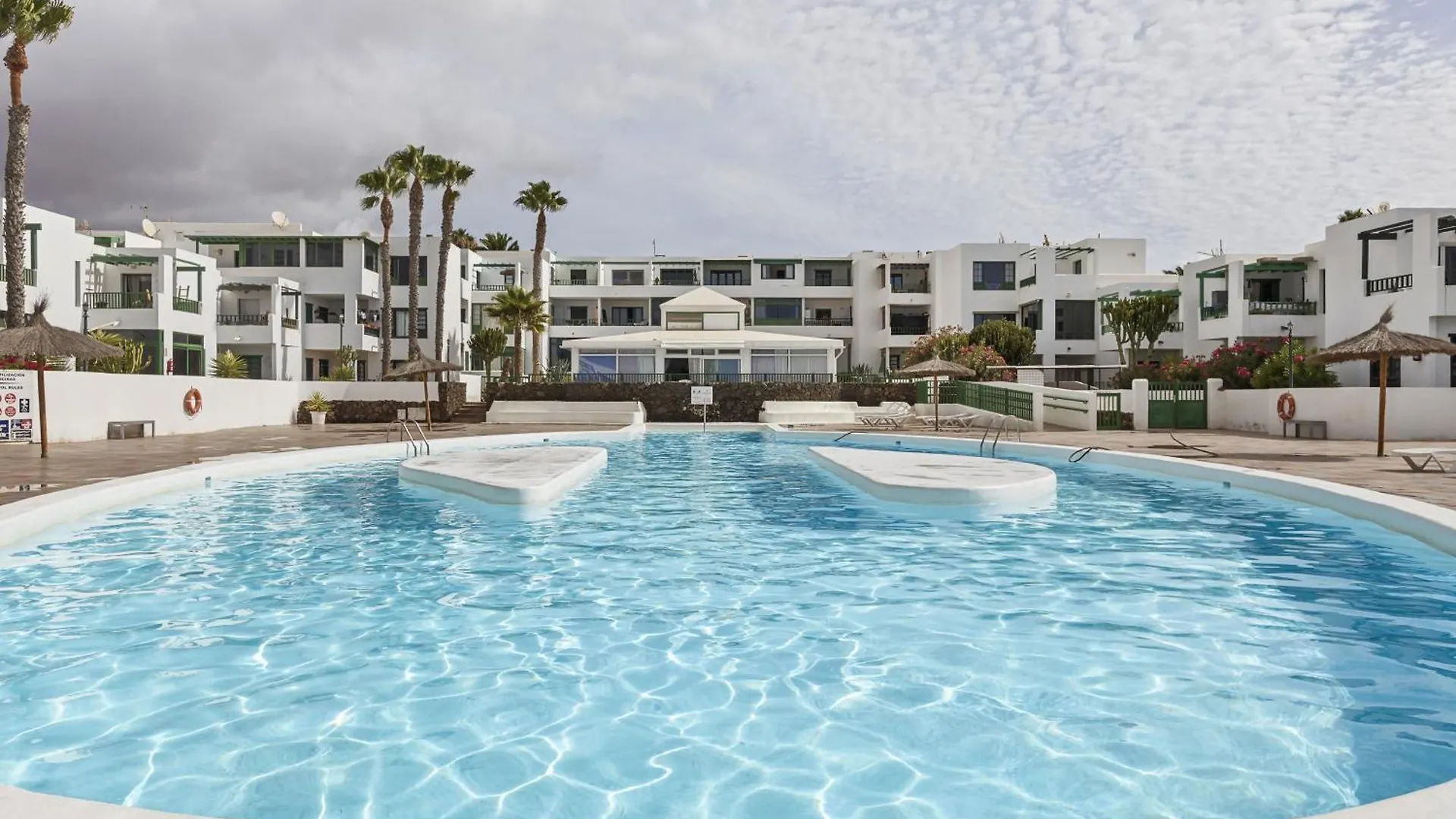Apartment Holyhome Casa Laurane Costa Teguise Spain